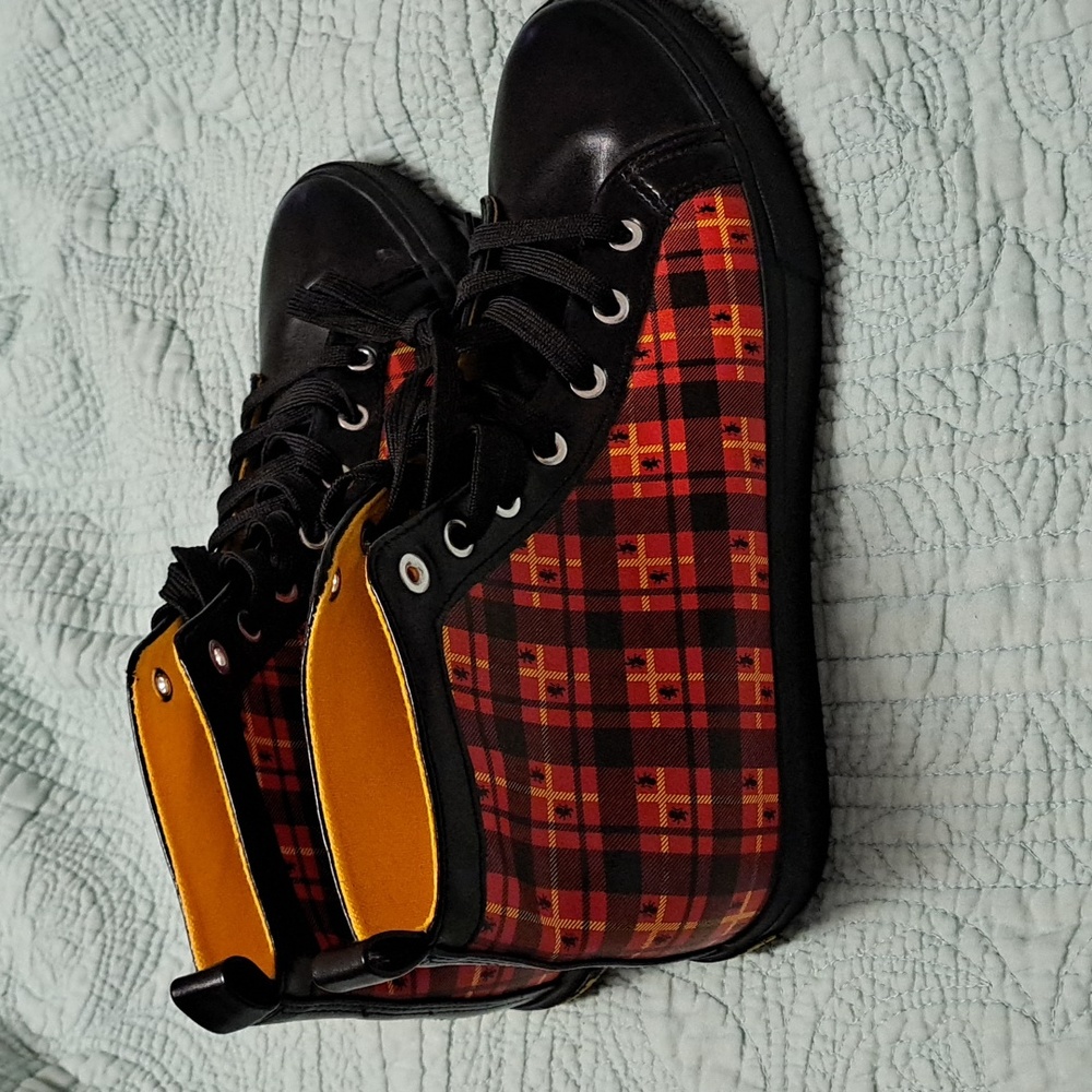 Harry Potter Gryffindor Shoes Size 9